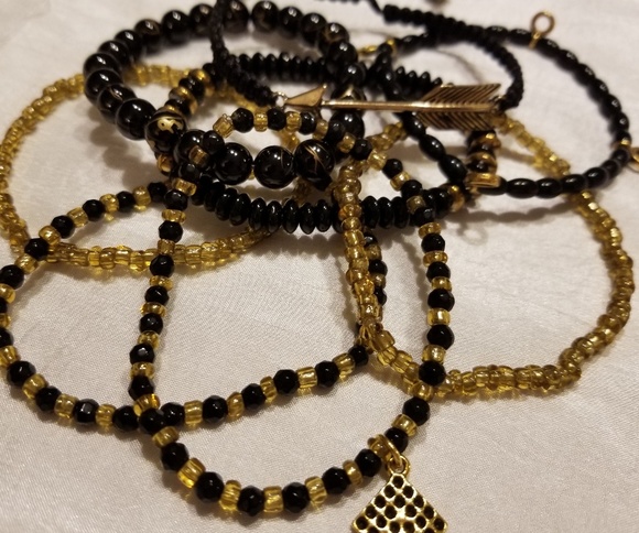 Handmade bracelets - Picture 4 of 5